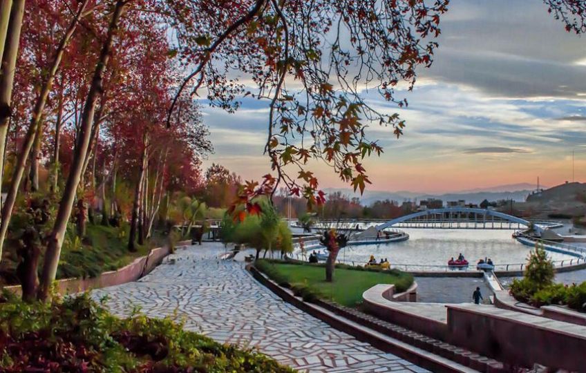 بوستان سرچشمه شهر محلات در استان مرکزی