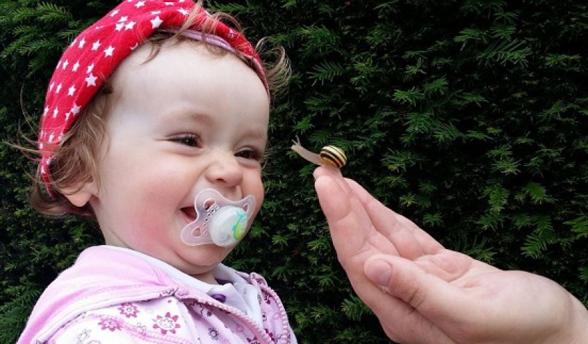 جدا کردن کودکان از پستانک با چند روش ساده