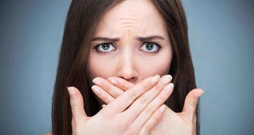 عواملی که موجب بوی بدن دهان می شوند