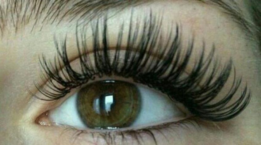 روش های تقویت مژه برای داشتن مژه های بلند و پر پشت