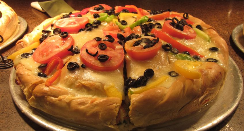 طرز تهیه پیتزا شیکاگو نوعی از دیپ دیش پیتزا