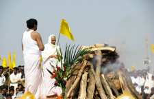 مراسم ترحیم در هندوستان سوزاندن متاهل ها دفن مجردها