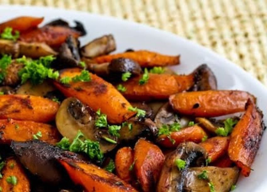 طرز تهیه خوراک قارچ وهویج آب پز