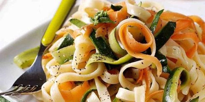 نحوه پخت غذای رژیمی فتوچینی با سبزیجات