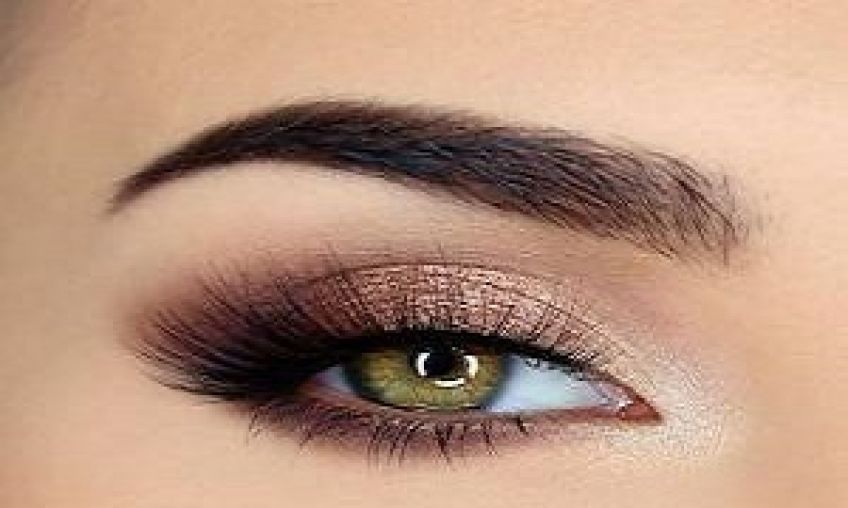 چگونه با آرایش چشم ها را درشت تر نشان دهیم