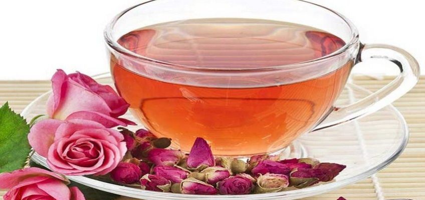 روش آماده کردن دمنوش گیاهی خوش عطر گل محمدی