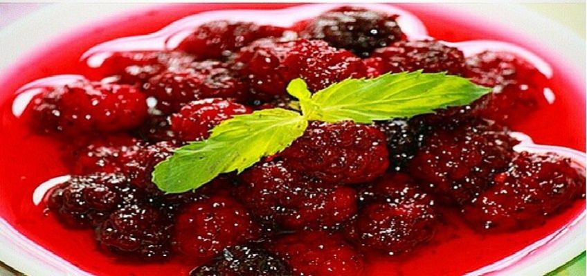 روش آماده کردن مربای تمشک