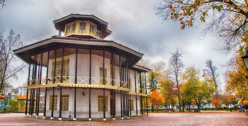 عمارت قاجاری کلاه فرنگی رشت
