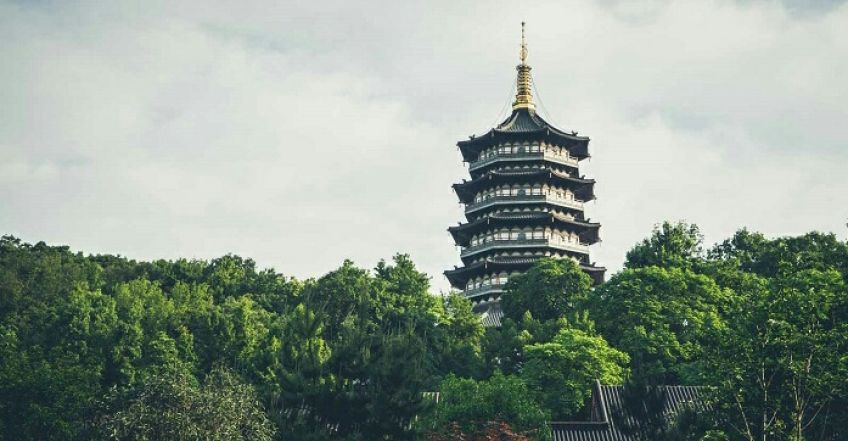 معبد لایفنگ جاذبه دیدنی شهر هانگژو چین