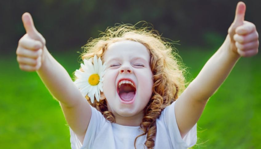 چگونه کودکانی خوش‌ بین تربیت کنیم