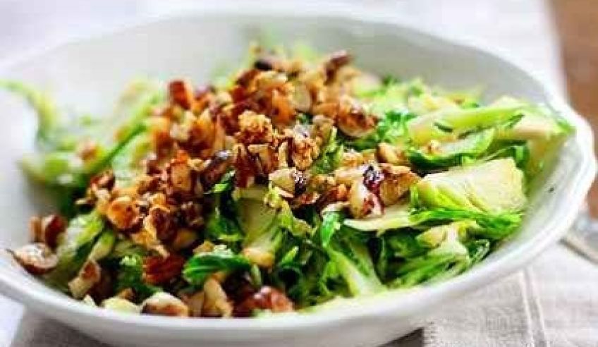 طرز تهیه سالاد برگ کلم و کلم بروکسل
