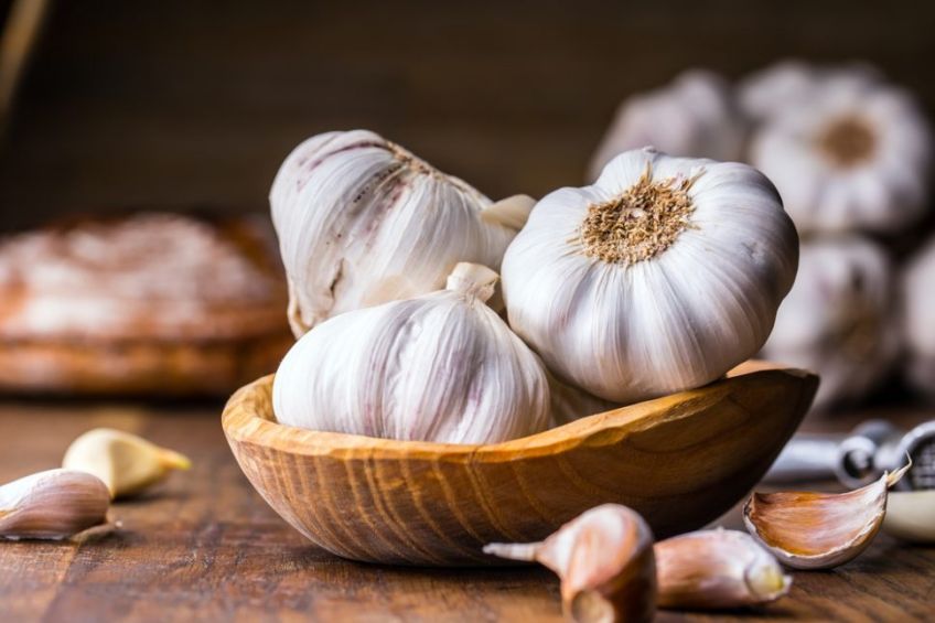 آویشن را به همراه سیر برای پاکسازی ریه ها مصرف کنیم