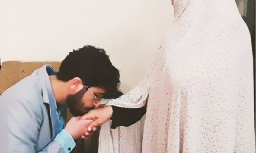 احادیث و روایاتی زیبا در مورد احسان و نیکی به والدین
