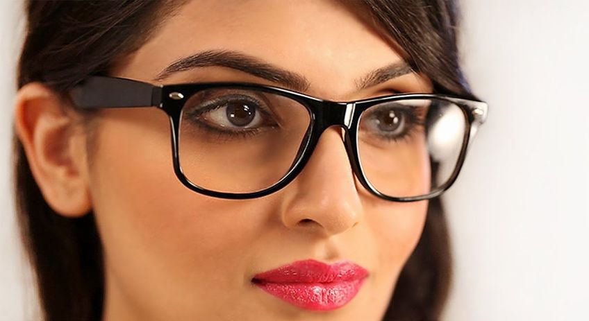 نکات آرایشی برای خانم های عینکی