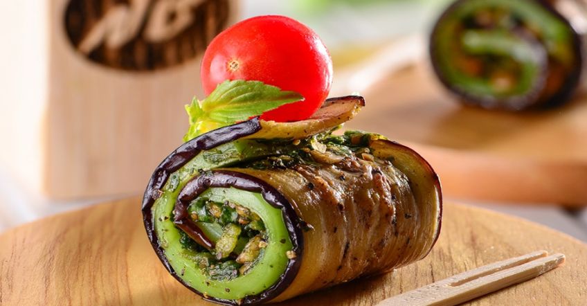 طرز تهیه رول بادمجان با سس پستو