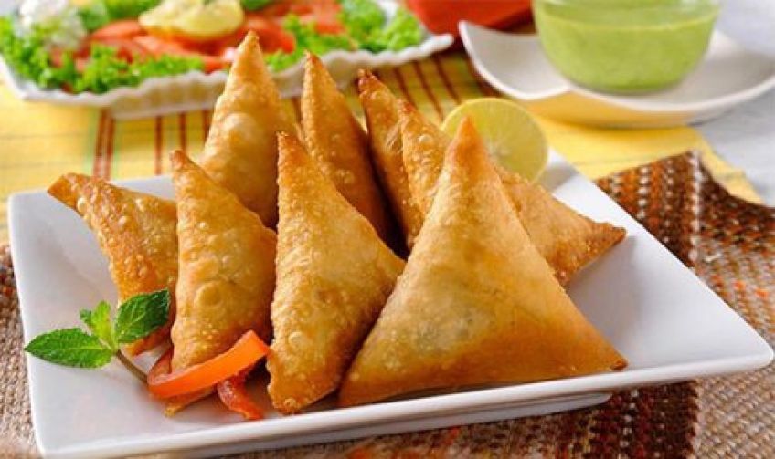 آموزش تهیه سمبوسه ی نودل رژیمی با سس مخصوص