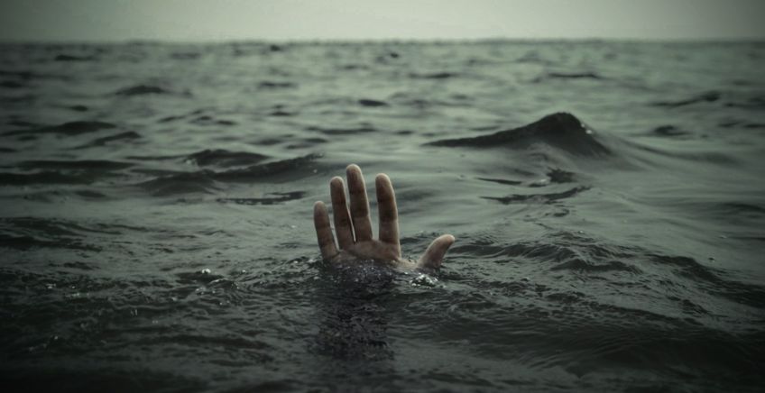شعر زیبای آی آدم ها از نیما یوشیج