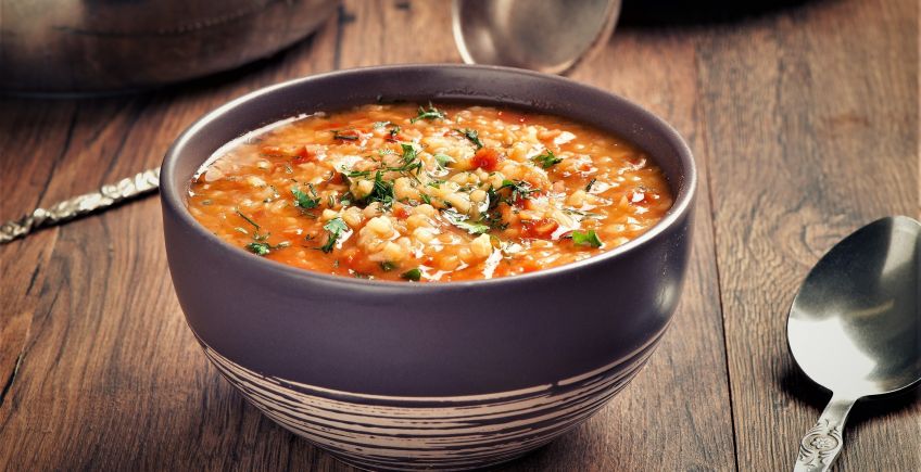 آموزش طبخ آش رشته با آب گوجه فرنگی