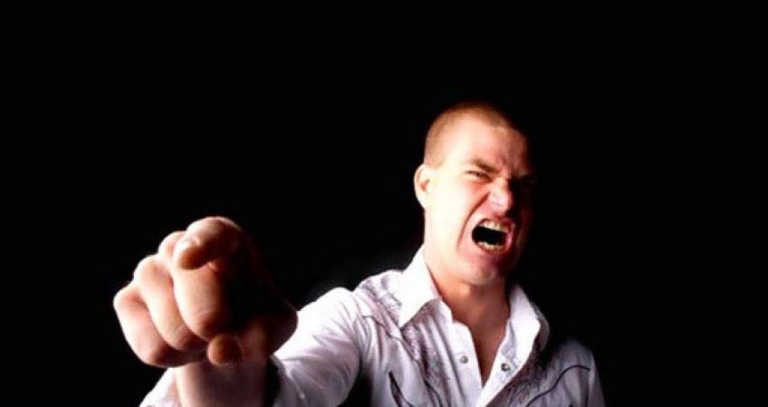 چگونه با افراد بی منطق برخورد کنیم