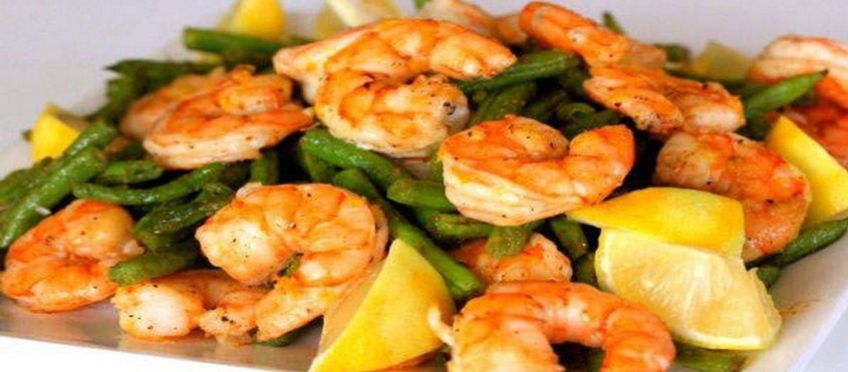 روش تهیه غذای دریایی خوراک میگو و لوبیا سبز