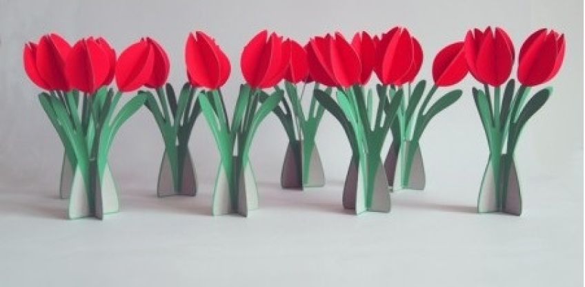 گل لاله مقوایی پایه دار