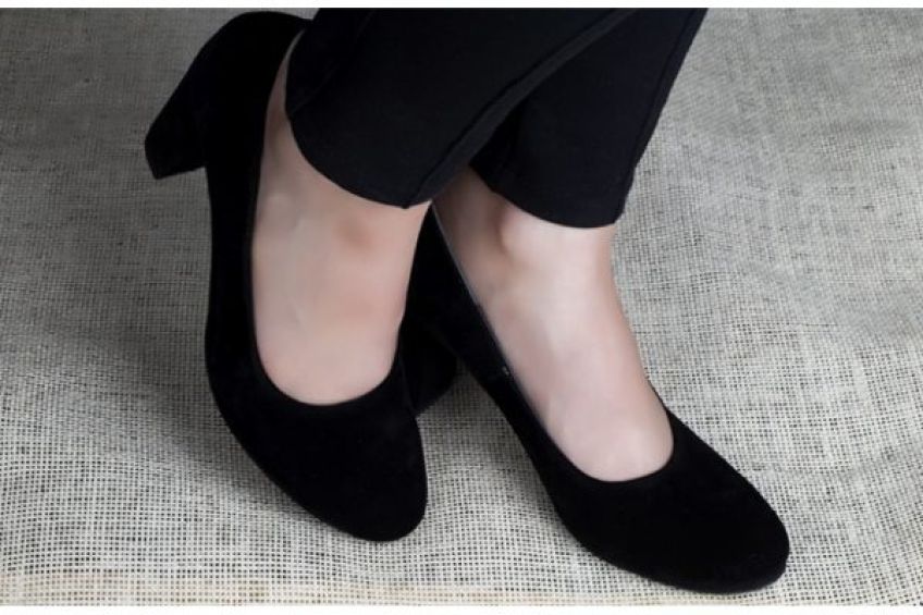 نکاتی برای نگهداری و تمیز کردن کفش مخملی