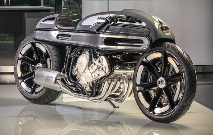 نگاهی به موتور سیکلت بی ام و K1600 با طراحی کروگر