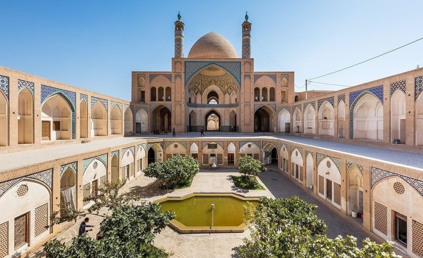 مسجد آقا بزرگ کاشان تنها مسجد پنج طبقه دنیای اسلام
