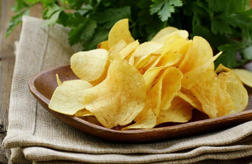 دستور ساده و لذیذ پخت چیپس رژیمی ترد و خوشمزه خانگی