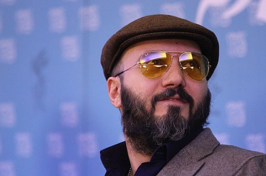 بیوگرافی و عکس های کامبیز دیرباز