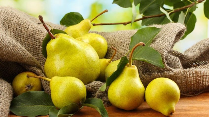 با فواید و مزایای گلابی آشنا شویم