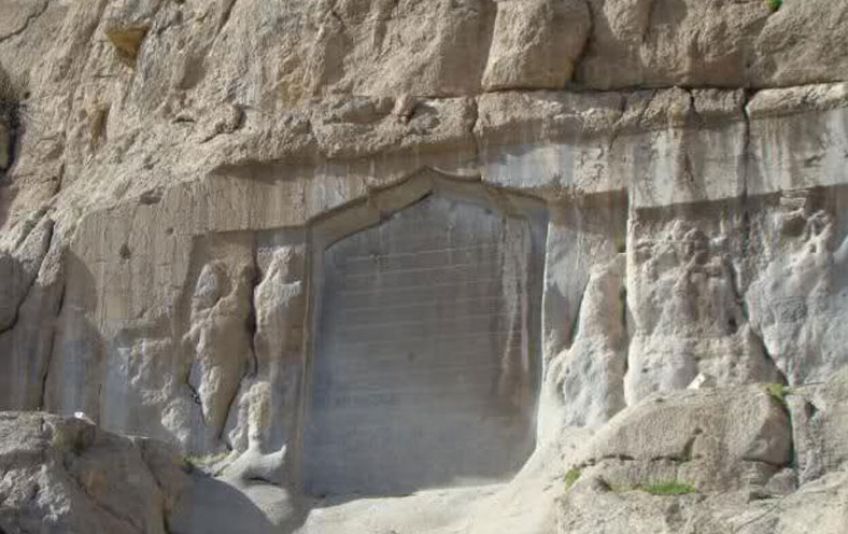 نقش برجسته مهرداد دوم در بیستون