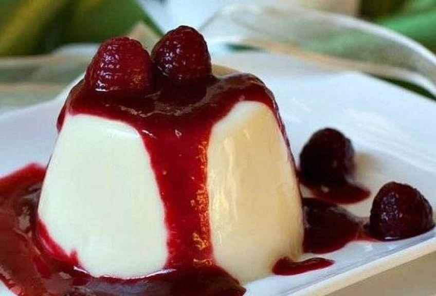 آموزش تهیه دسر خوشمزه پاناکوتا با سس میوه
