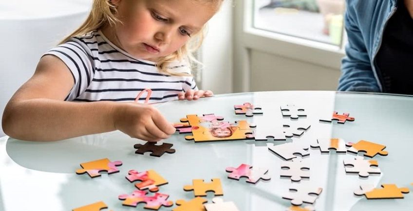 اهمیت و مزایای حل پازل برای کودک