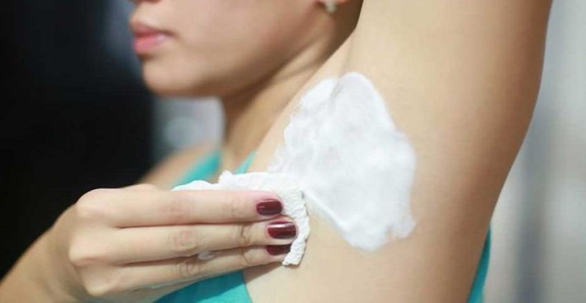 روش های از بین بردن تیرگی زیر بغل