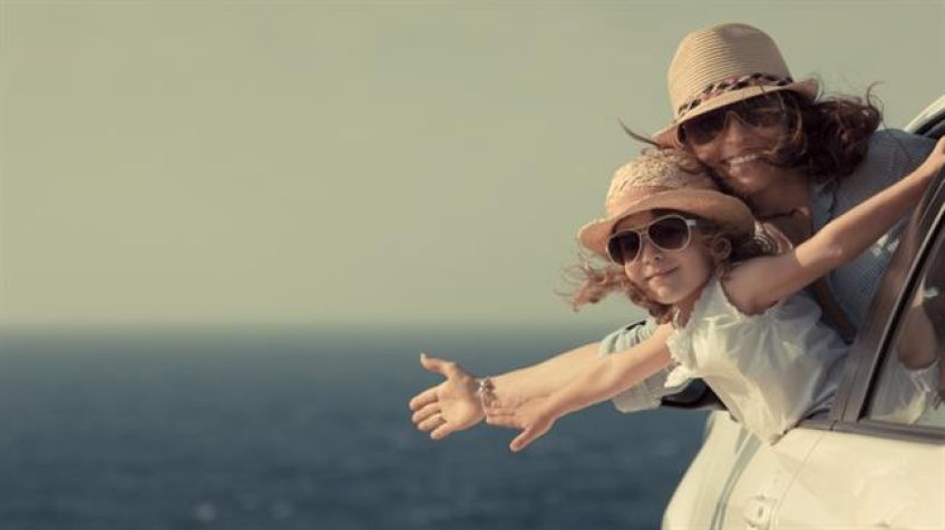 چگونه دختری شاد و قوی تربیت کنیم