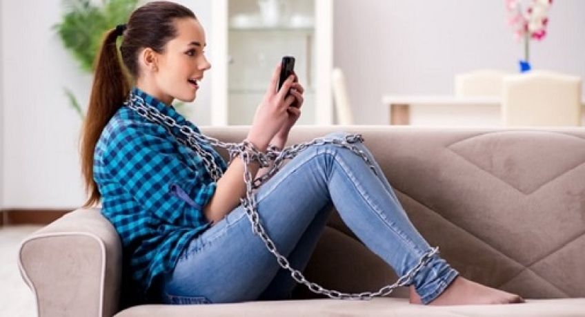 عوارض وابستگی به گوشی همراه