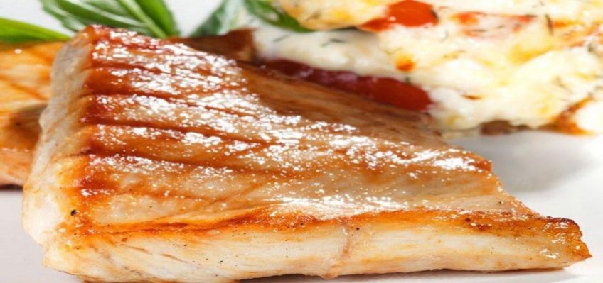 روش تهیه استیک ماهی سالمون با گل کلم