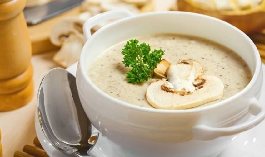 آموزش طبخ سوپ قارچ با نان تست مخصوص