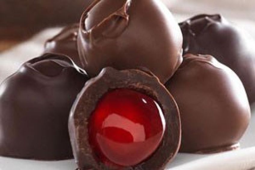 طرز تهیه دسر خوشمزه  شکلات گیلاسی