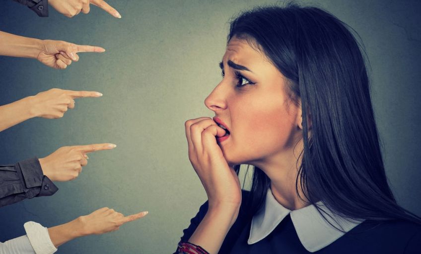 با خصلت ها و رفتار های ناپسند خود آشنا شوید و آنها را تغییر دهید