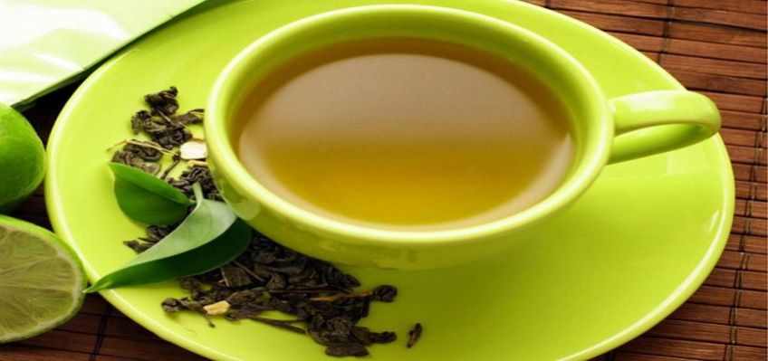 روش درست کردن دمنوش چای سبز با لیمو و انار