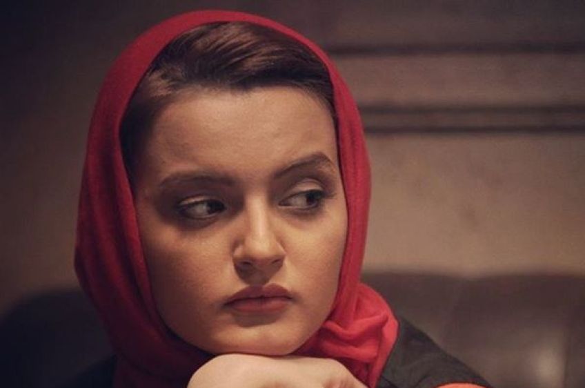 عکس عجیب نیلوفر پارسا در کویر