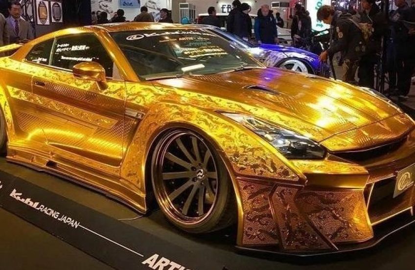 رونمایی از نیسان R35 GT-R طلایی تیونینگ شده در دبی
