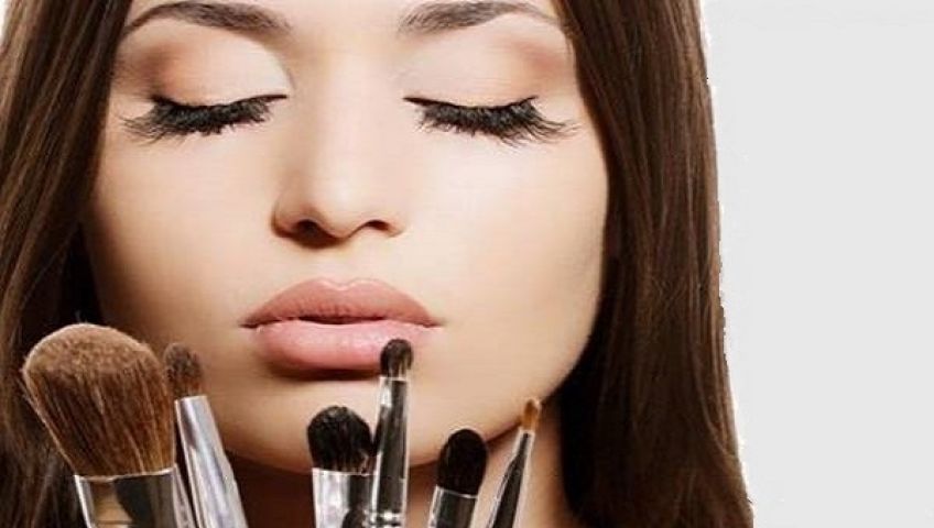 اثرات منفی آرایش کردن و استفاده از لوازم آرایش بر پوست