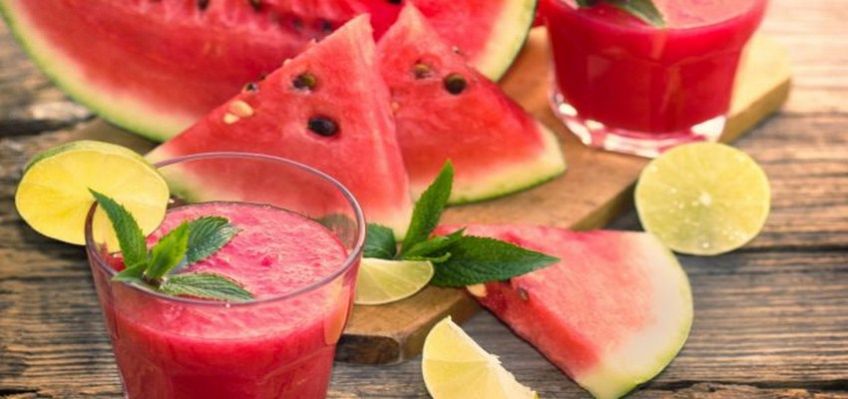 روش تهیه نوشیدنی اسموتی هندوانه و کیوی و موز