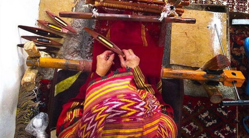 ابریشم بافی صنایع دستی گلستان