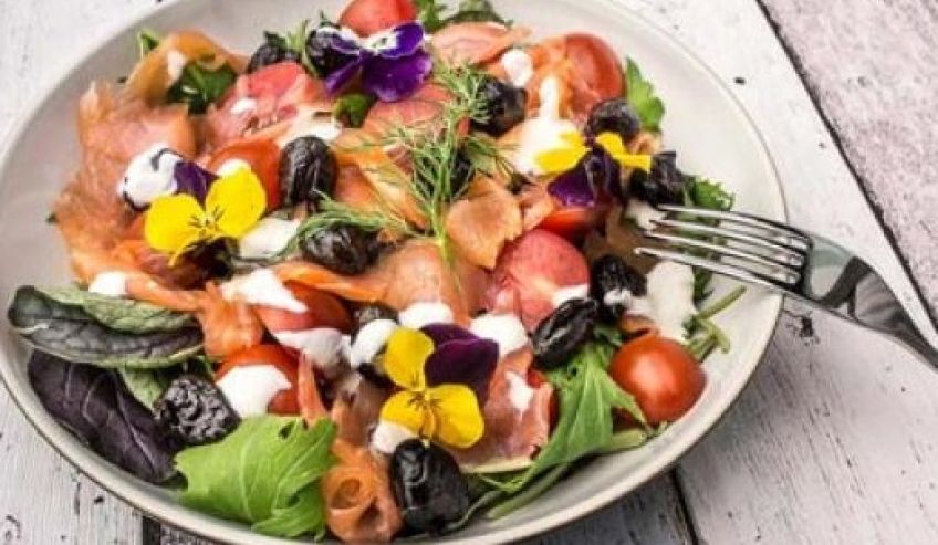 طرز تهیه سالاد سالمون فرانسه