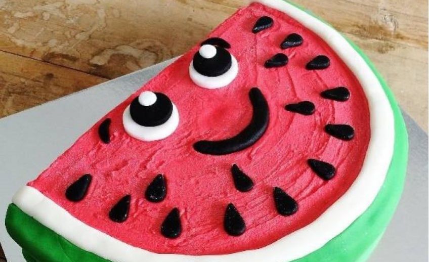 آموزش طبخ کیک هندوانه یک پیشنهاد مناسب برای تهیه کیک شب یلدا