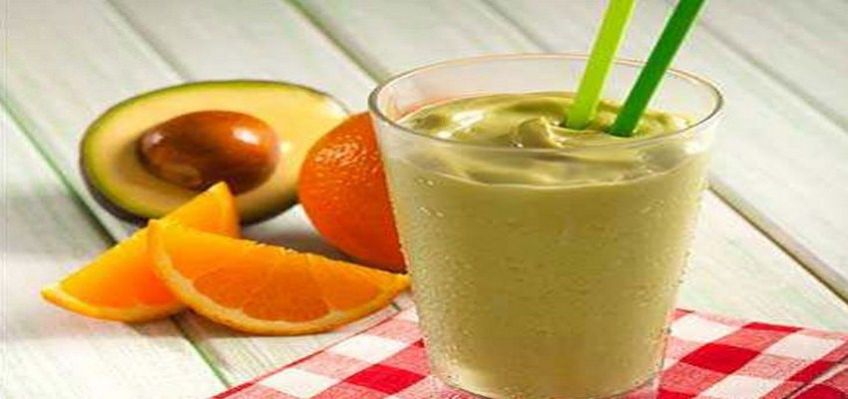 طرز درست کردن اسموتی پرتقال و  شیر سویا و آووکادو